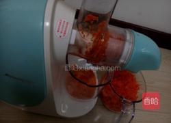 胡萝卜汁手擀面的做法图解3