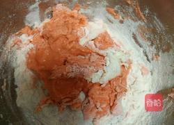 胡萝卜汁手擀面的做法图解4