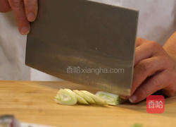 垮炖鲜鱼豆腐的做法图解3