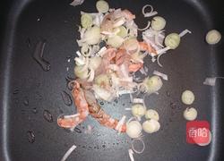 虾仁鸡蛋卷饼的做法图解1