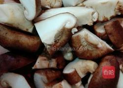 耗油香菇白菜的做法图解1