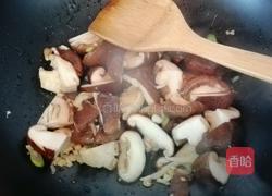 耗油香菇白菜的做法图解5
