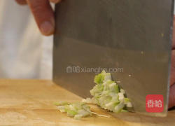 番茄炒西兰花的做法图解2