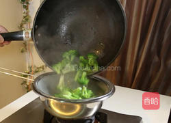 番茄炒西兰花的做法图解3