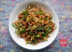 油爆青椒干虾的做法图解6
