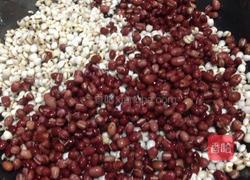 薏仁米红豆粥的做法图解5