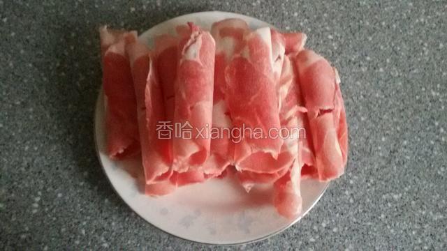 羊肉片一盘准备好