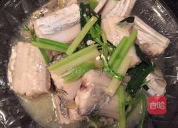 蒜苗小带鱼的做法图解8