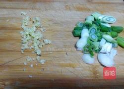 小白菜汆丸子汤的做法图解2