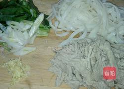 炒凉皮的做法图解1