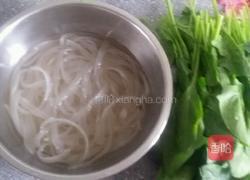 菠菜炒宽粉条的做法图解1