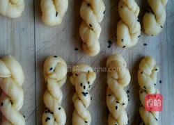黑芝麻盐麻花的做法图解4