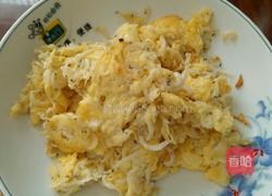 银鱼炒蛋的做法图解3