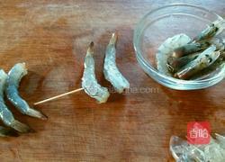 意大利面(青酱白兰地海鲜通心面)的做法图解2