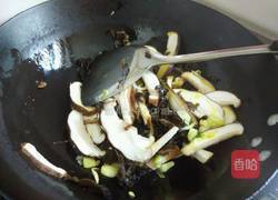 香菇木耳卷心菜的做法图解8