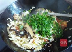 香菇木耳卷心菜的做法图解11