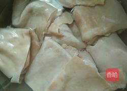 双色肉皮冻的做法图解3