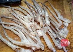 油冲菊花鱿鱼的做法图解3