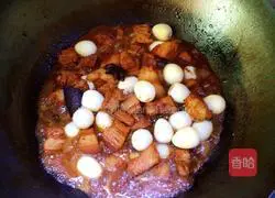 Illustration of braised pork with quail eggs 8