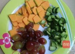 红提子炒青瓜南瓜的做法图解2