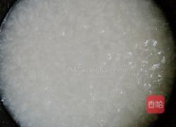 鱼片粥的做法图解1