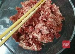 牛肉韭菜馅馄饨的做法图解1