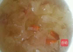 银耳枸杞炖燕窝的做法图解4