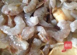 虾仁平菇豆腐煲的做法图解8
