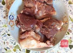 猪骨煲北虫草的做法图解2