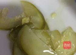 酸瓜闷白骨鱼的做法图解3