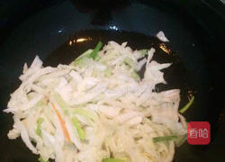 鲜虾炒面的做法图解6