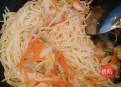 鲜虾炒面的做法图解9