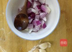 清香啤酒炖鸡腿的做法图解1