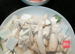 甜椒炒杏鲍菇的做法图解1