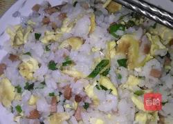 鸡蛋火腿肠炒饭的做法图解6