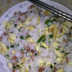 鸡蛋火腿肠炒饭的做法[图]