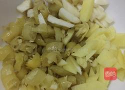 酸菜鸭血的做法图解3