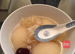 冰糖雪梨银耳红枣百合润肺润喉糖水的做法图解5