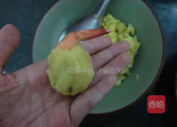 土豆虾球的做法图解2
