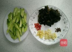 辣炒木耳黄瓜的做法图解1