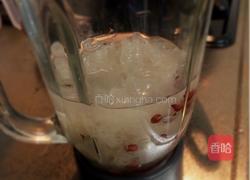 百合银耳羹的做法图解2