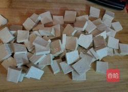 蒜苗炒豆腐的做法图解3