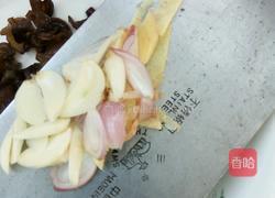 白菜胡萝卜扒木耳的做法图解4