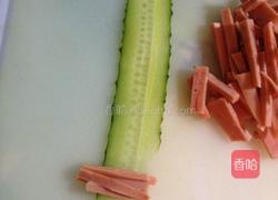 凉拌黄瓜卷火腿的做法图解2
