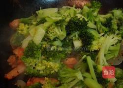 西蓝花炒虾仁的做法图解8