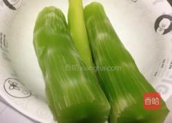 莴笋炒木耳的做法图解1