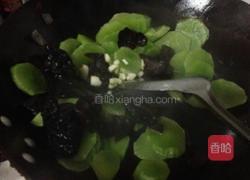 莴笋炒木耳的做法图解8