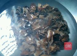 木耳炒肉片的做法图解4