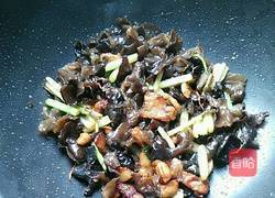木耳炒肉片的做法图解9