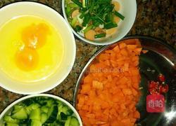 蛋炒饭的做法图解1